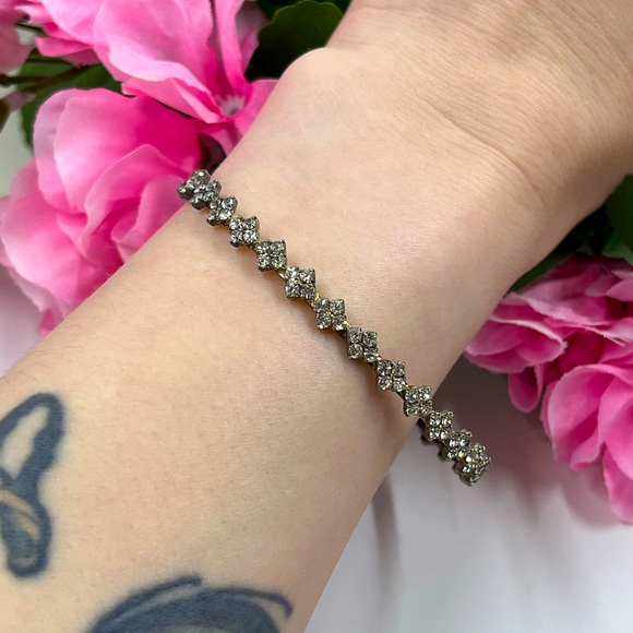 Sparkly and Whimsical Vintage Y2K Crystal Cluster Bangle Bracelet - Picture 2 of 4